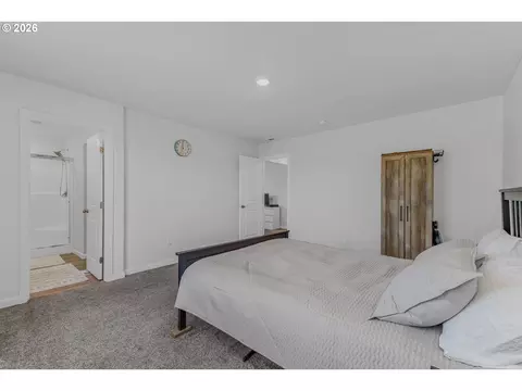 Bedroom - 4145 SW Thomas Ave, Gresham, OR 97080 photo 2 of 10