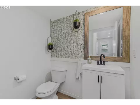 Bath - 4145 SW Thomas Ave, Gresham, OR 97080 photo 1 of 6