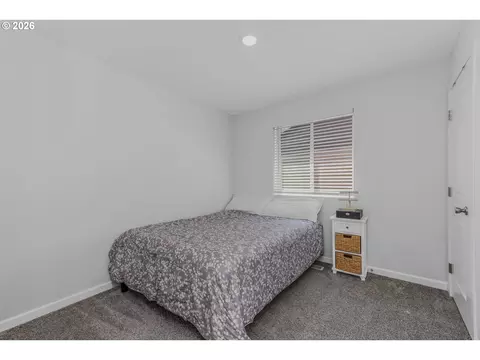 Bedroom - 4145 SW Thomas Ave, Gresham, OR 97080 photo 3 of 10
