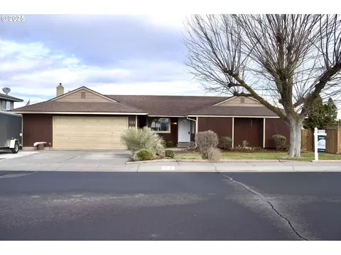 104 Rio Senda St, Umatilla, OR 97882