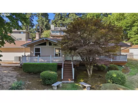 1719 Division St, Oregon City, OR 97045