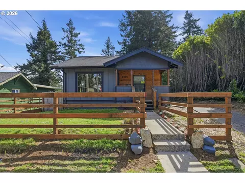 1391 Central Ave, Coos Bay, OR 97420