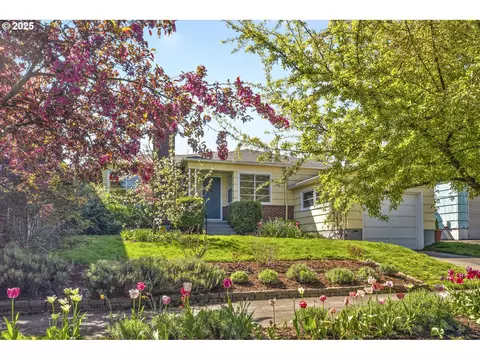 2104 NE Rosa Parks Way, Portland, OR 97211
