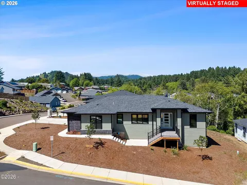 5244 NE Wave Ln, Lincoln City, OR 97367