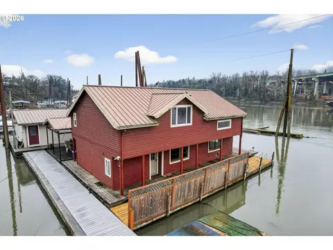 1701 Clackamette Dr #2, Oregon City, OR 97045