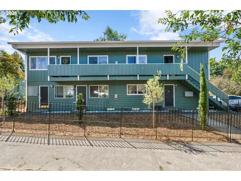 2910 SE Gladstone St, Portland, OR 97202