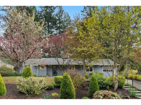 4822 SW 35th Pl, Portland, OR 97221