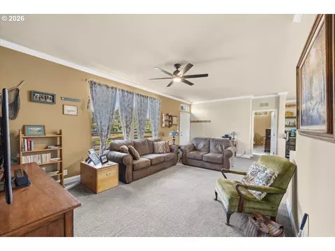 162 Robert Ave, Glide, OR 97443 photo 4