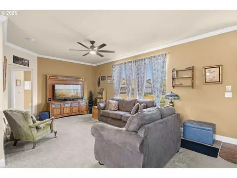 162 Robert Ave, Glide, OR 97443 photo 5