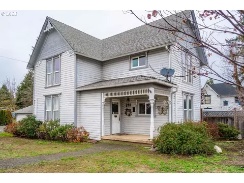 243 N Lane St, Cottage Grove, OR 97424