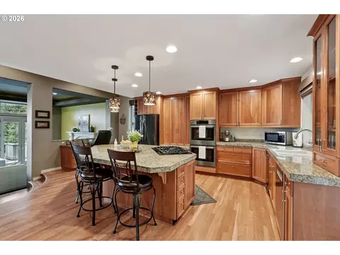 Kitchen - 281 SE 41st Ct, Gresham, OR 97080 photo 3 of 4