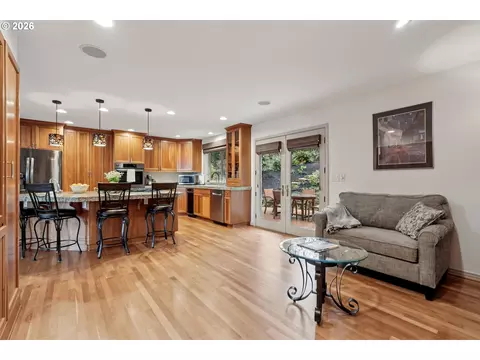 Kitchen - 281 SE 41st Ct, Gresham, OR 97080 photo 1 of 4