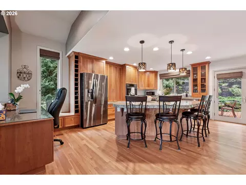 Kitchen - 281 SE 41st Ct, Gresham, OR 97080 photo 2 of 4