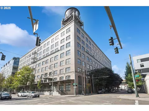 1420 NW Lovejoy St #320, Portland, OR 97209
