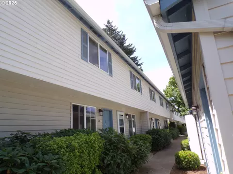 4792 Lancaster Dr NE #127, Salem, OR 97305