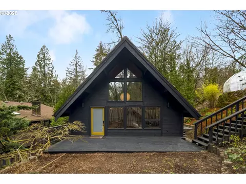 8737 SW 46th Ave, Portland, OR 97219
