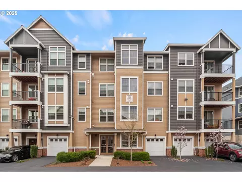 17181 SW Snowdale St # 204, Beaverton, OR 97007
