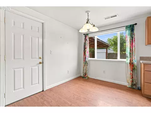 Entry Way - 1219 Pleasant St, Springfield, OR 97477 photo 1 of 1