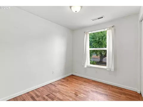 Bedroom - 1219 Pleasant St, Springfield, OR 97477 photo 1 of 6