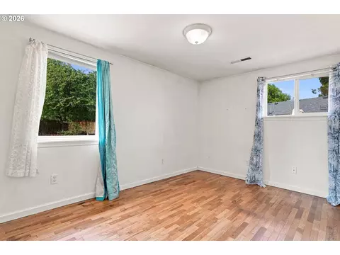Bedroom - 1219 Pleasant St, Springfield, OR 97477 photo 5 of 6