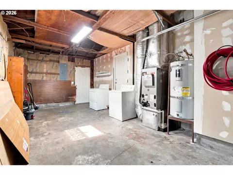 Other - 1219 Pleasant St, Springfield, OR 97477 photo 7 of 8