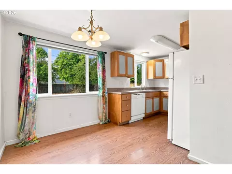 Kitchen - 1219 Pleasant St, Springfield, OR 97477 photo 2 of 6