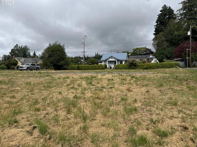 206 Border St, Myrtle Point, OR 97458