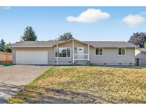 38080 Nettie Connett Dr, Sandy, OR 97055