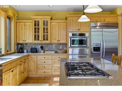 Kitchen - 20680 E Glacier View Rd, Rhododendron, OR 97049 photo 3 of 5