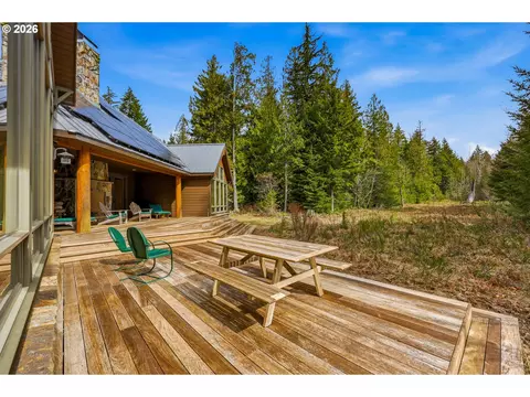 Exterior - 20680 E Glacier View Rd, Rhododendron, OR 97049 photo 9 of 11