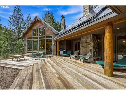 Exterior - 20680 E Glacier View Rd, Rhododendron, OR 97049 photo 11 of 11