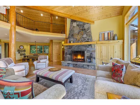 Living - 20680 E Glacier View Rd, Rhododendron, OR 97049 photo 5 of 6