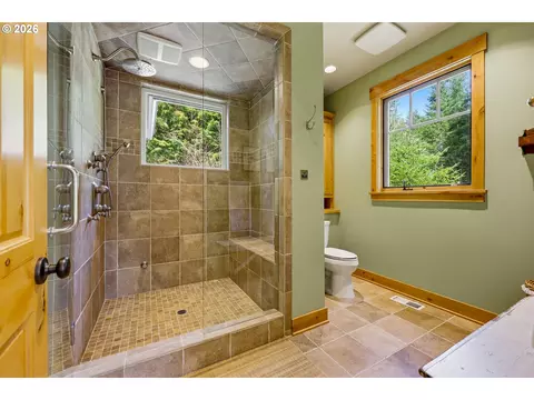Bath - 20680 E Glacier View Rd, Rhododendron, OR 97049 photo 3 of 6
