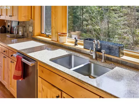 Kitchen - 20680 E Glacier View Rd, Rhododendron, OR 97049 photo 5 of 5