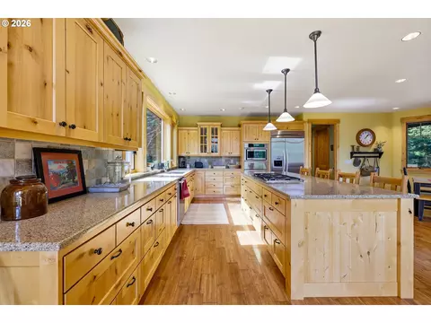 Kitchen - 20680 E Glacier View Rd, Rhododendron, OR 97049 photo 2 of 5