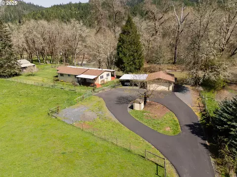 7950 Upper Olalla Rd, Winston, OR 97496