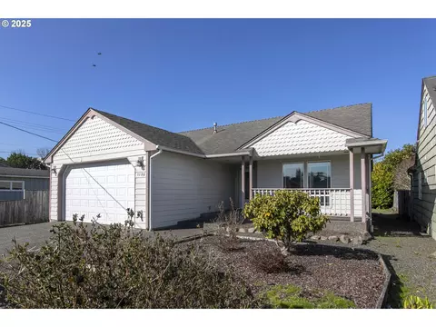 1126 Avenue E, Seaside, OR 97138
