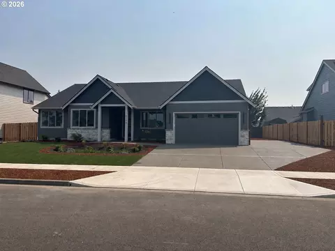 2130 Nighthawk Ave, Stayton, OR 97383