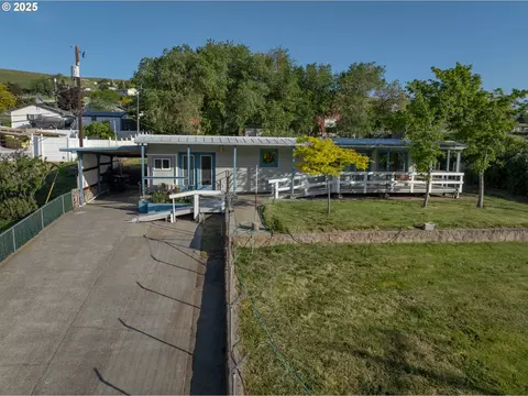 4739 Chenoweth Rd, The Dalles, OR 97058