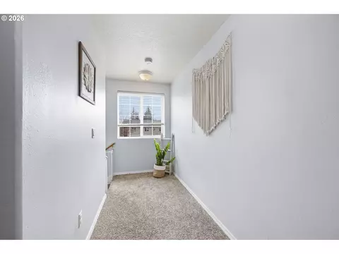 Entry Way - 3717 Riviera, Eugene, OR 97402 photo 5 of 6