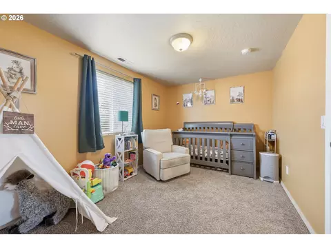 Bedroom - 3717 Riviera, Eugene, OR 97402 photo 3 of 5
