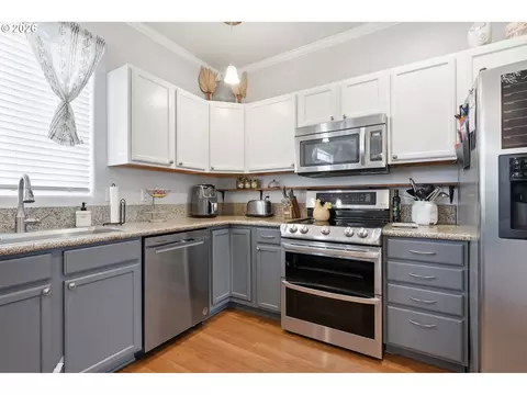 Kitchen - 3717 Riviera, Eugene, OR 97402 photo 4 of 5