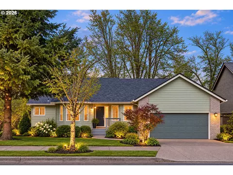 18029 Chickaree Dr, Oregon City, OR 97045