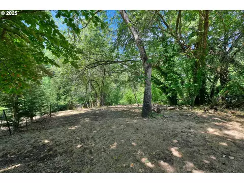 1 Storey Blvd, Eugene, OR 97405 photo 13