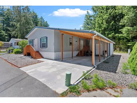 520 Shorepines Ave, Coos Bay, OR 97420