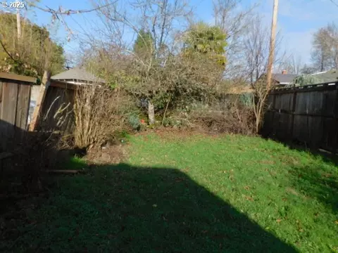 Exterior - 537 W 14th Ave, Eugene, OR 97401 photo 1 of 3