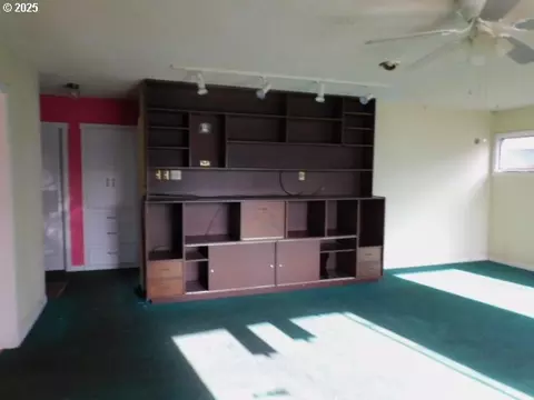 Living - 537 W 14th Ave, Eugene, OR 97401 photo 2 of 3