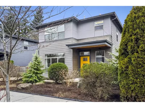 5045 SE Knapp St, Portland, OR 97206