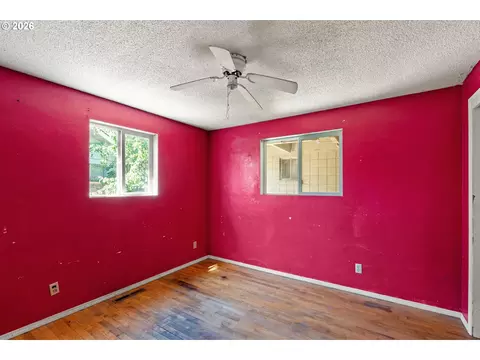Bedroom - 130 Sharon Dr, Phoenix, OR 97535 photo 5 of 5