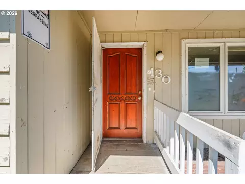 Exterior - 130 Sharon Dr, Phoenix, OR 97535 photo 9 of 9